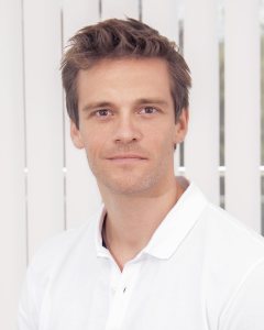 Dr. Lukas Hold